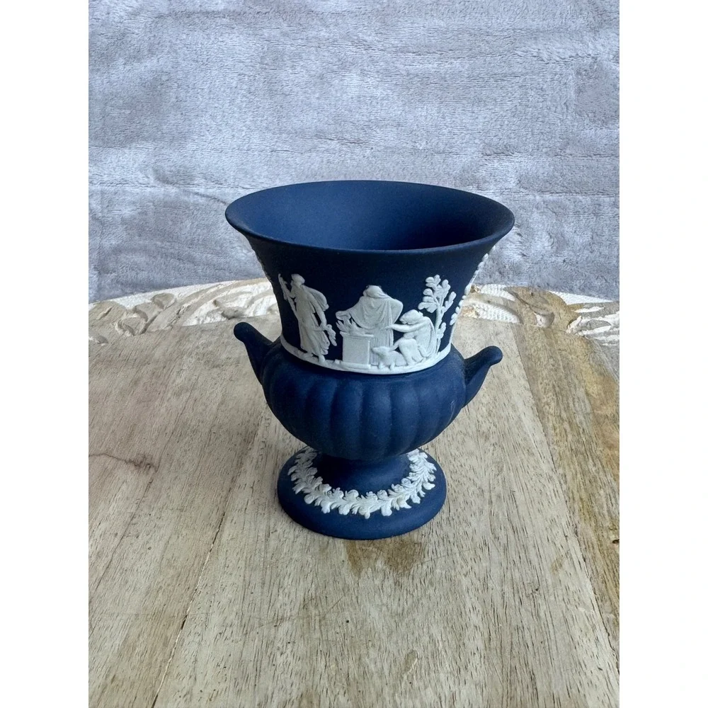 Wedgwood Cobalt Blue Jasperware Urn Vase Neoclassical Made in England‎ 3.75 inch